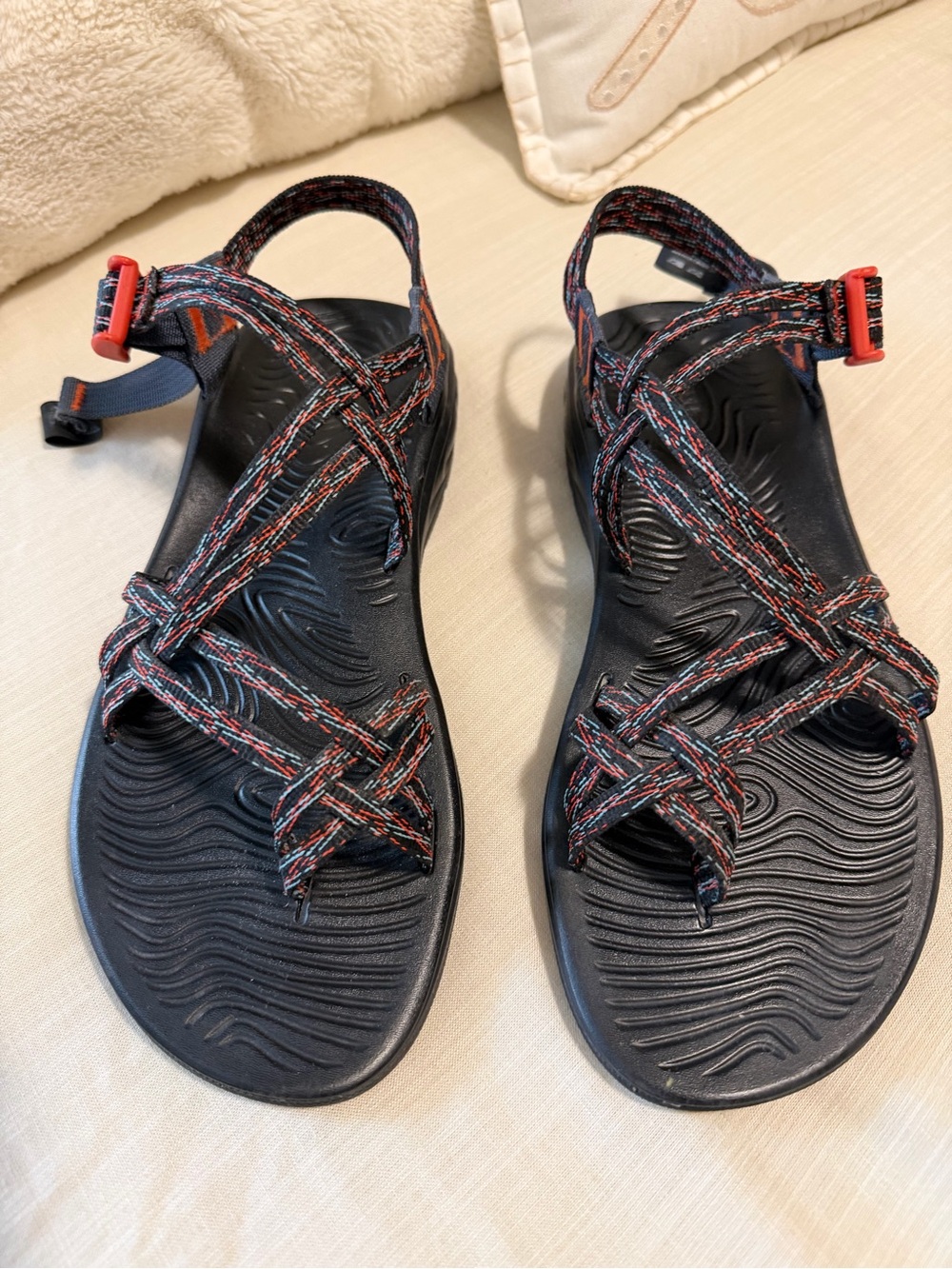 Chaco Z/Volv X2 Sport Sandals ( not heavy) multi colorway Straps woman’s 11